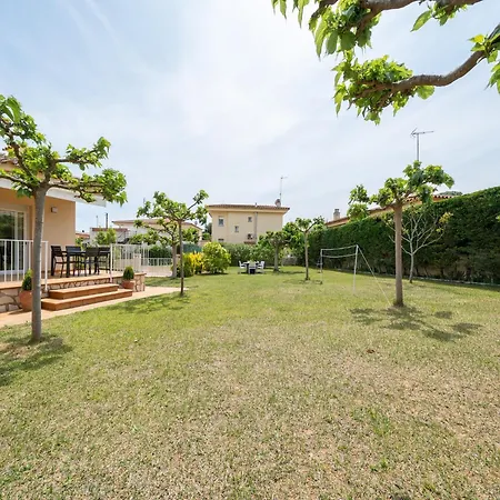 Villa 5 Bedroom In *