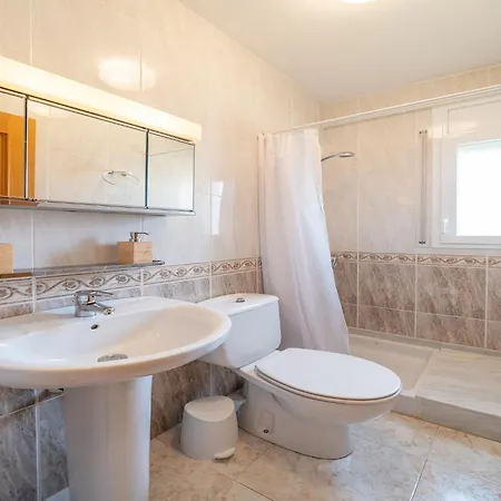 5 Bedroom In