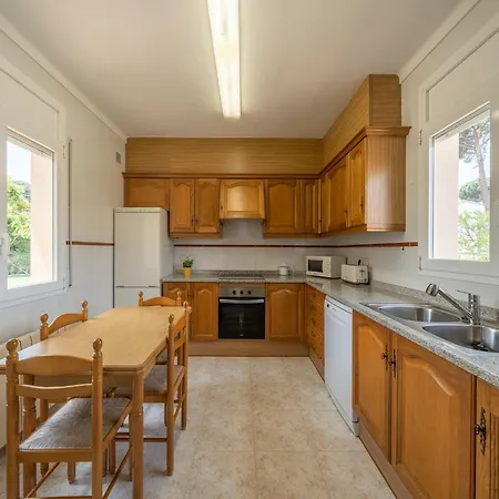 5 Bedroom In Villa