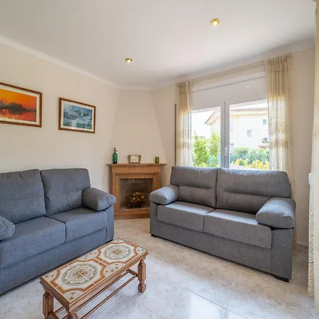 Villa 5 Bedroom In L'Escala